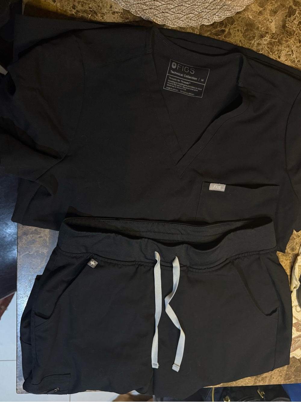 Figs Men’s Black V-Neck Scrub Sweater